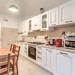 Montebello Apartments79 Appartamento